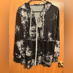 Super cute full zip hoodie‎